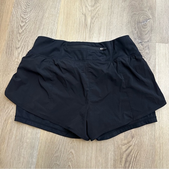 Soothfeel Black Double-Layer Athletic Shorts with Reflective Details - Picture 2 of 5
